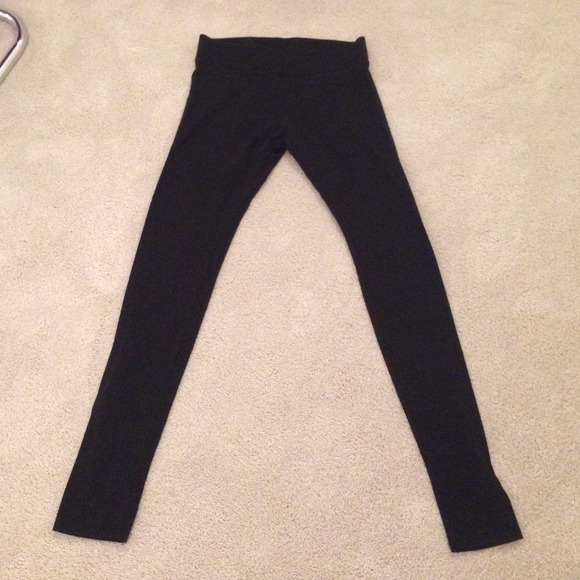 HUE Black Cotton Leggings