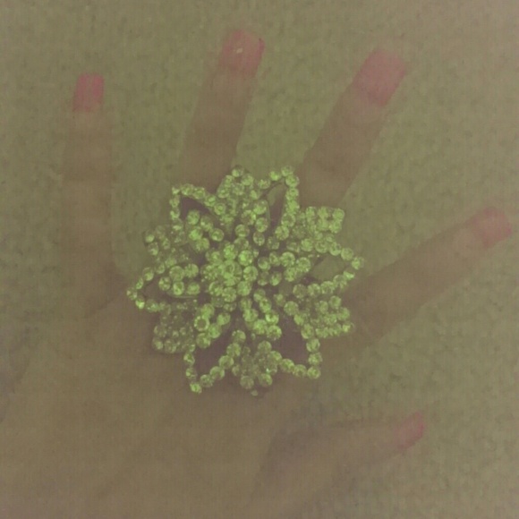 Flower ring - Picture 4 of 4