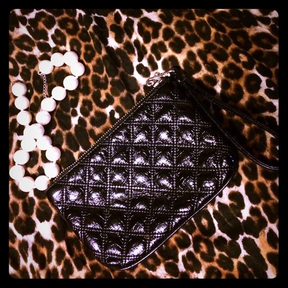 Express Clutches & Wallets - 🎀Quilted patent leather wristlet by Express.🎀
