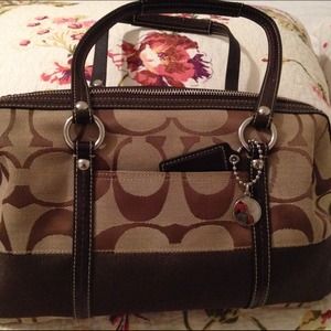 ✔️💯SALE✔️💯 Authentic Coach bag - Medium 🎉🎉🎊🎊