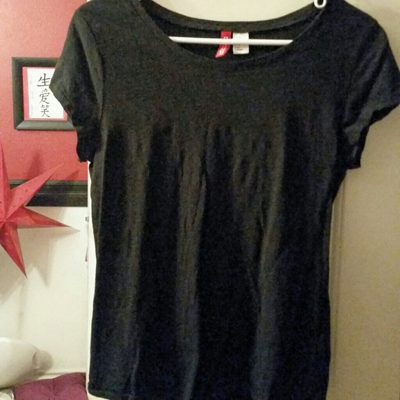 Black tee