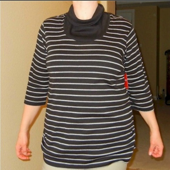 Avenue Black & Silver Metallic Stripe Knit Top