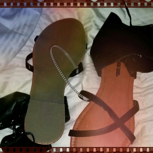 blk sandles