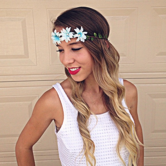 ❗️🚫SOLD❗️Tender Moments Halo Floral Headband - Picture 2 of 4