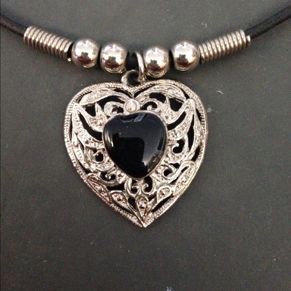 Heart choker