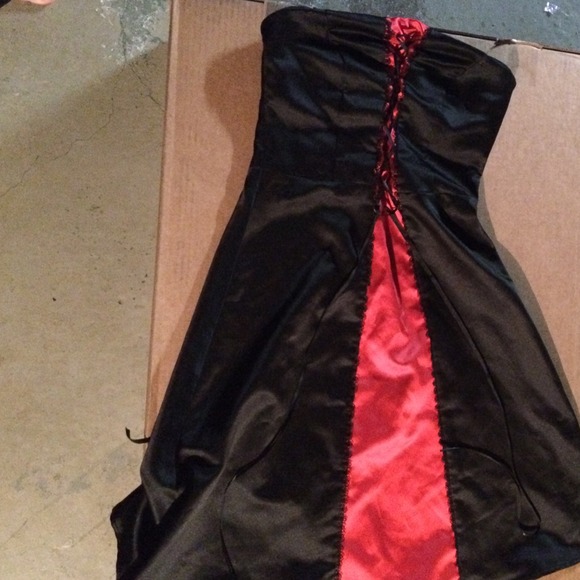 Dress - Picture 1 of 3