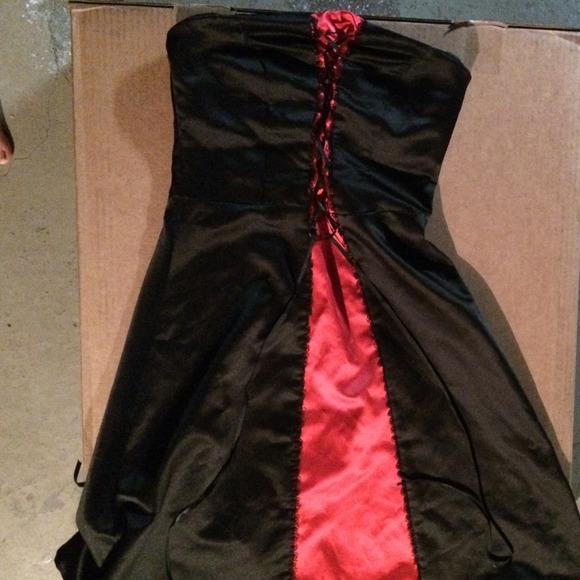 Dress - Picture 2 of 3