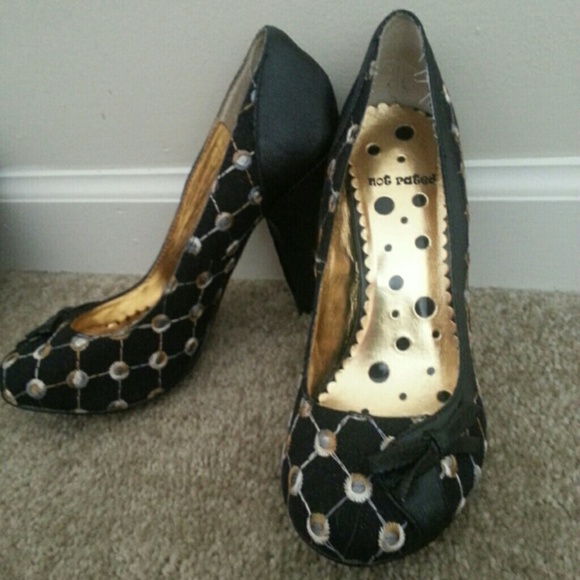 Adorable NOT RATED Heels!