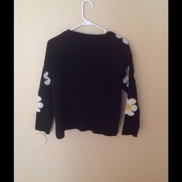 SOLD ON VINTED -Daisy printed sweater - Picture 3 of 3
