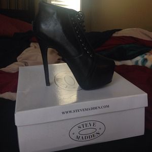 Steve Madden Booties. never before worn