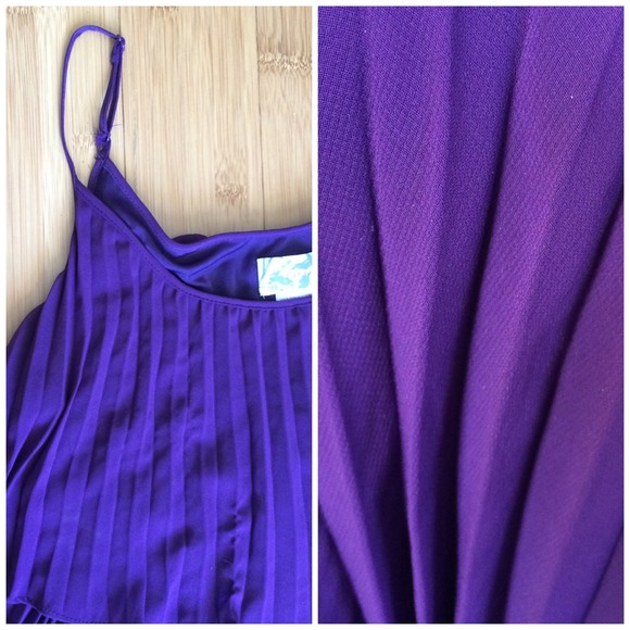 Bundled! 📦// Pleated purple accordion dress - Picture 2 of 4
