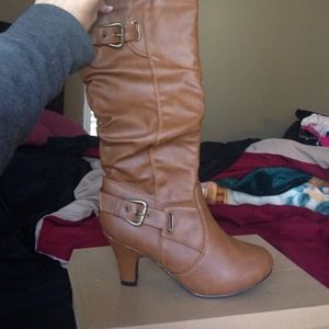 Brand new Reflection boots