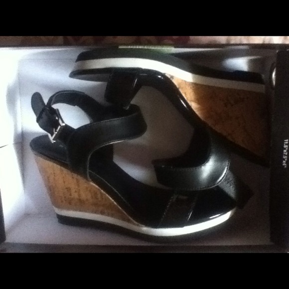 new shoes never used them size 7 1/2 - Picture 1 of 3