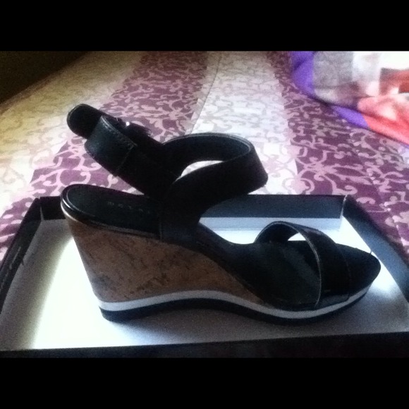 new shoes never used them size 7 1/2 - Picture 2 of 3