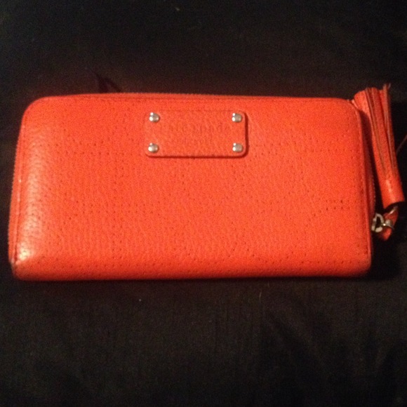 🚫SOLD🚫Kate Spade Bright Orange wallet
