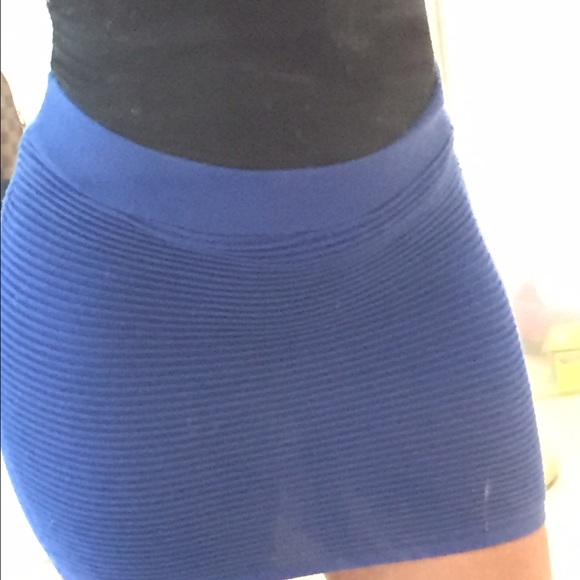 Royal blue mini skirt - Picture 2 of 3