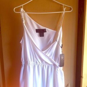 Short white dress