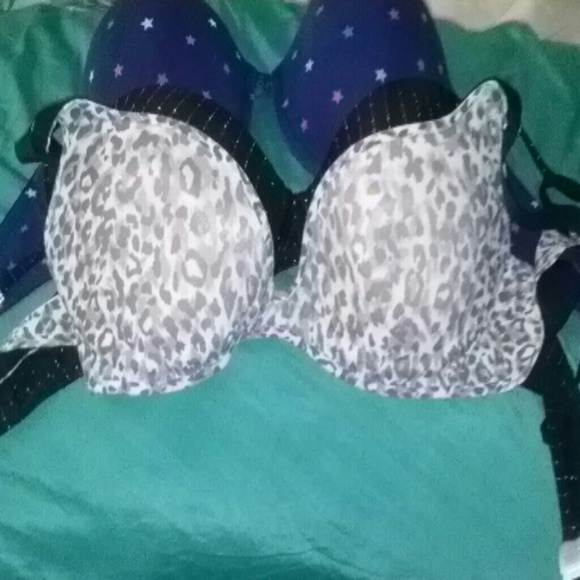 Bras - Picture 4 of 4