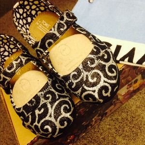 Girl Black Swirl Toms 8T