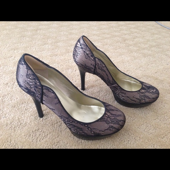 Guess Lace Platform Pumps 6.5
