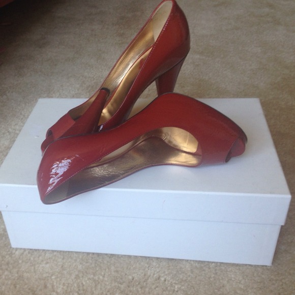 Authentic Dolce & Gabbana Pumps - Picture 3 of 4