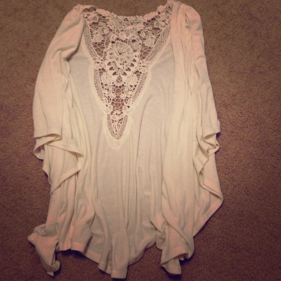 Cute cardigan & American eagle shorts!