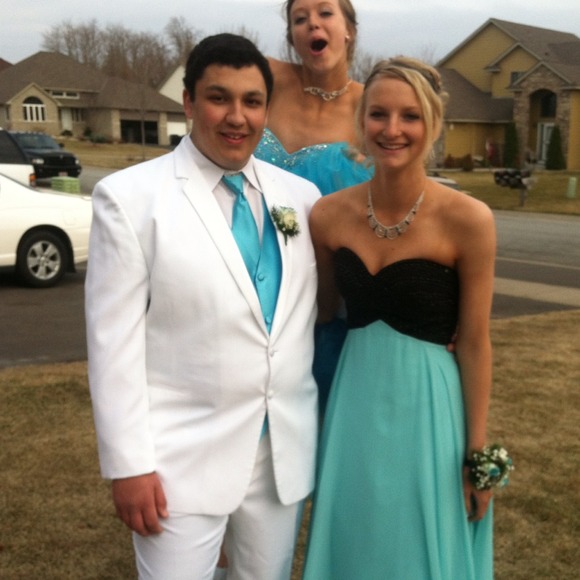 Prom dress - Picture 4 of 4