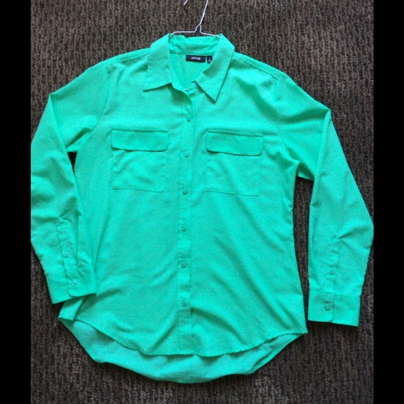 APT.9 Mint Button-Up, Collared Longsleeve