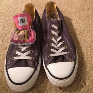 Two-tongued grey Converse