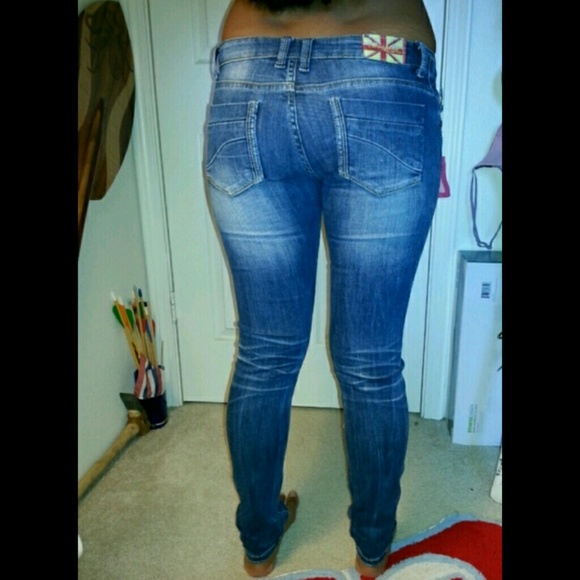 Final price NWT Size 28/5 distressed skinny jeans - Picture 4 of 4