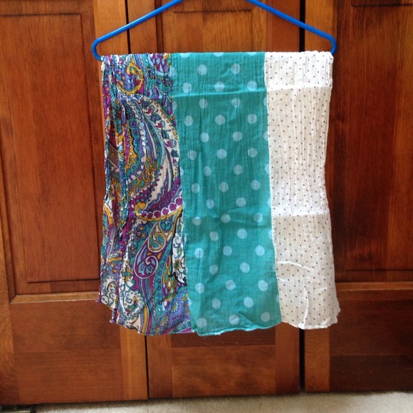 Super gorgeous, fun scarf