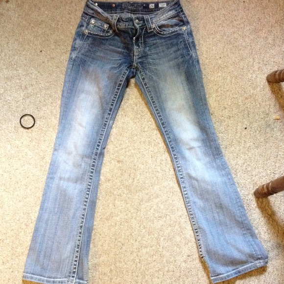 Size 26 boot cut miss me jeans. Lightly worn. - Picture 4 of 4