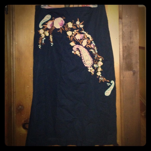 Beautiful Embroidered Skirt!!!!