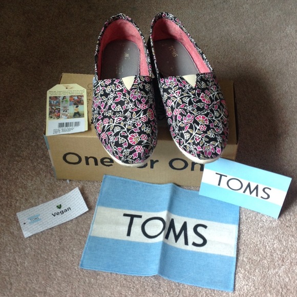 SOLD on MERCARI Toms classic slip on - Picture 1 of 4