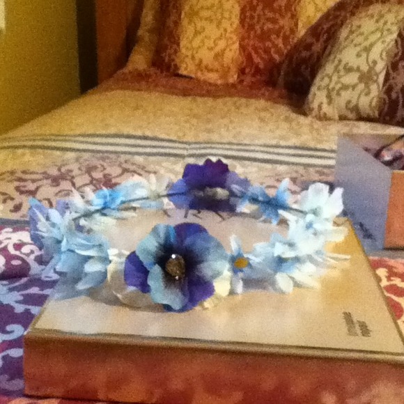 flower crowns - Picture 2 of 3