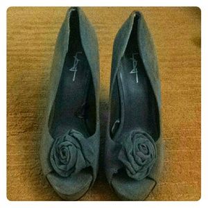 Gray Heels