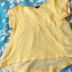 F21 kids yellow hint of silk top🏫