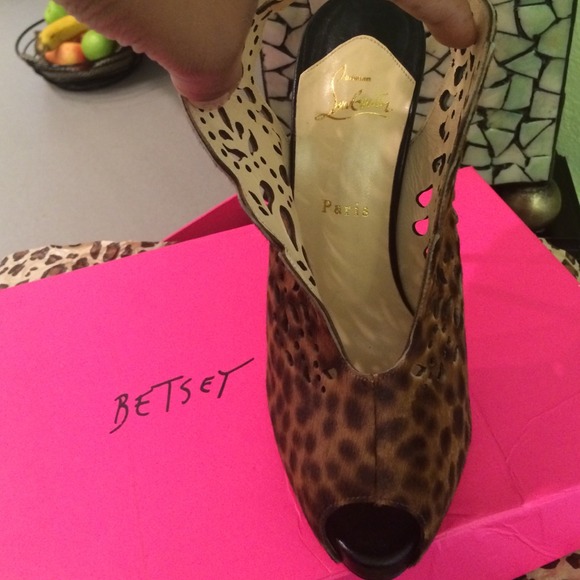 Shoes never worn - Picture 2 of 4