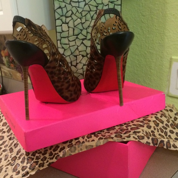 Shoes never worn - Picture 3 of 4