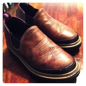 Brand new Romeos with super comfy purple sol!