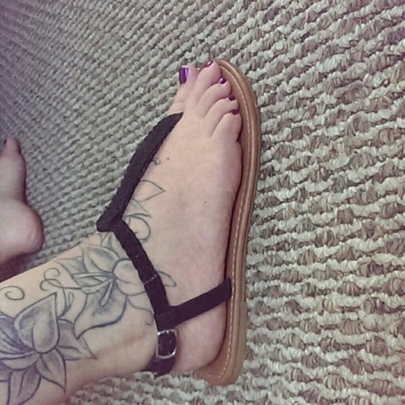 Sandals - Picture 2 of 3