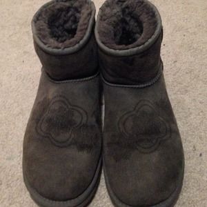 LIMITED EDITION Short GREY UGGS KIMONO DRAGON