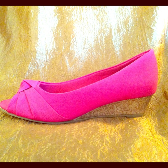 American Eagle wedge shoes