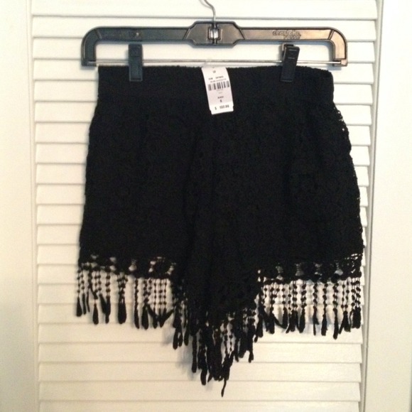 fringe shorts - Picture 2 of 4