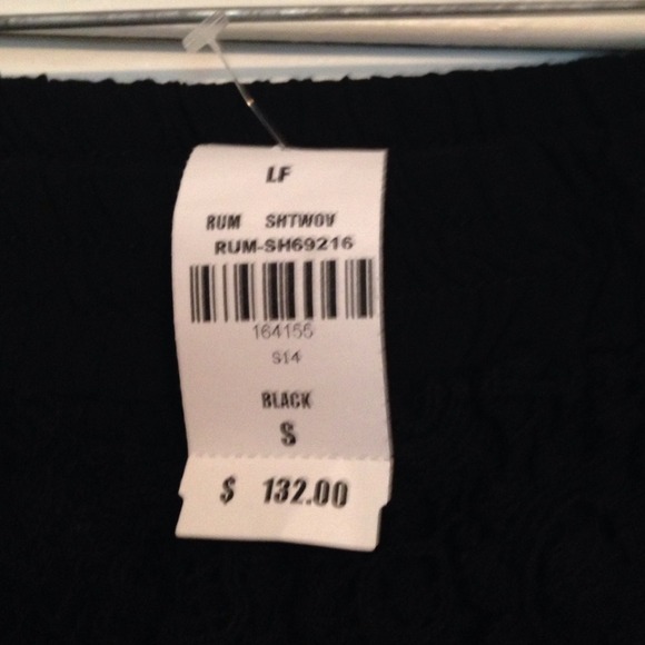 fringe shorts - Picture 3 of 4