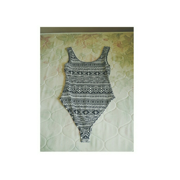 Black and white 1 piece bathing suit