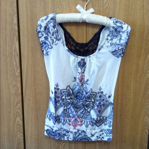 No boundaries fashion top