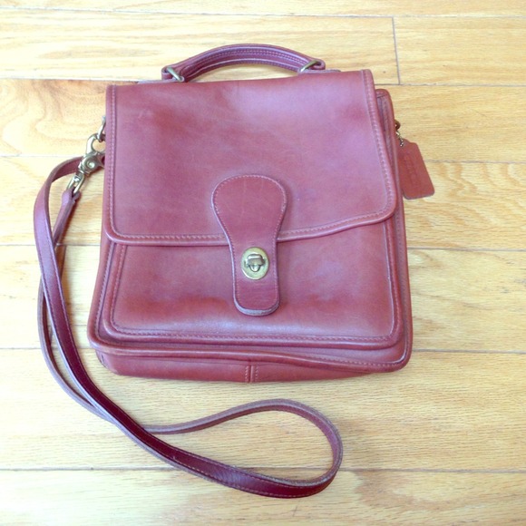 🚫 SOLD 🚫vintage authentic coach cross body
