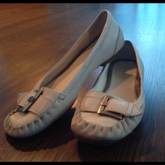 BCBG Leather Flats!