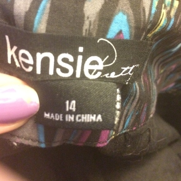 Abstract pattern skirt - Picture 3 of 3